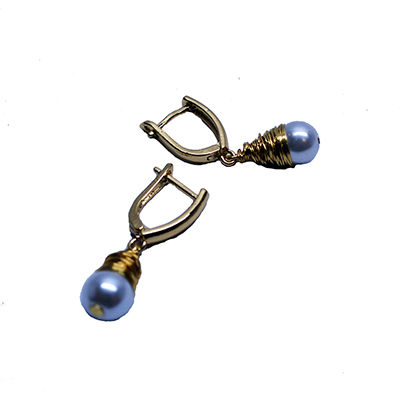 Aretes Chapa De Oro Con Perla Ovalada - Brillo de Luna